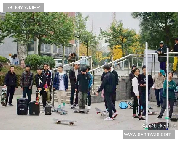 重庆滑板队与南京滑板队赛后复盘分析比赛节奏与表现对比