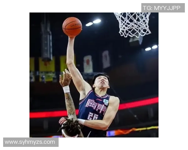 广东宏远与浙江广厦激战正酣谁将夺得本赛季篮球巅峰之战的胜利