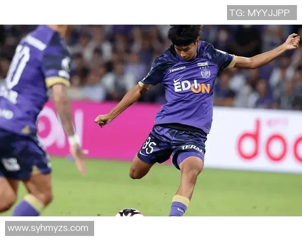 横滨与福冈黄蜂激情对决共庆足球盛宴欢呼吧