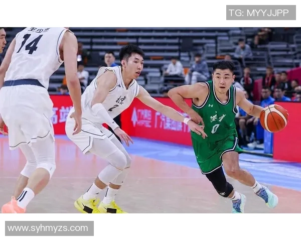 江苏男篮与山东男篮激战正酣谁能在这场对决中笑到最后 江苏男篮与山东男篮激战正酣谁能在这场对决中笑到最后