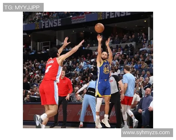 勇士队创历史奇迹以73胜战绩征服灰熊队展现无与伦比的篮球实力