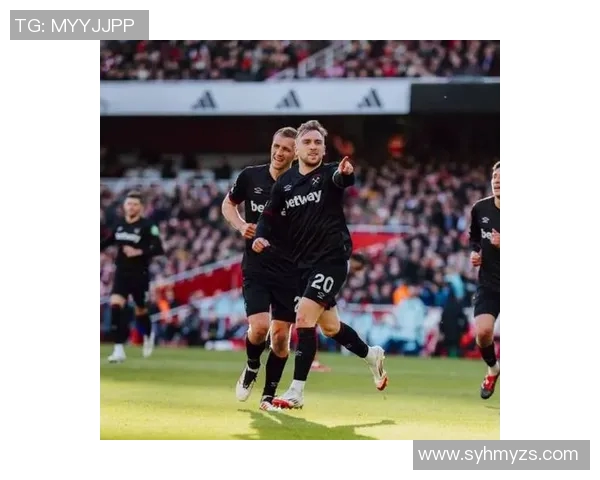 西汉姆联迎战莱切期待精彩对决双方球员状态火热斗志昂扬 西汉姆联迎战莱切期待精彩对决双方球员状态火热斗志昂扬