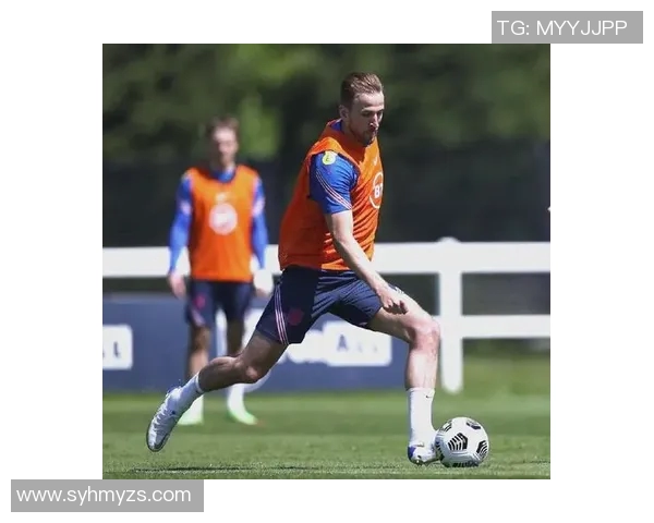 凯恩的传奇之路：从天才少年到足球巨星的成长历程与成就分析